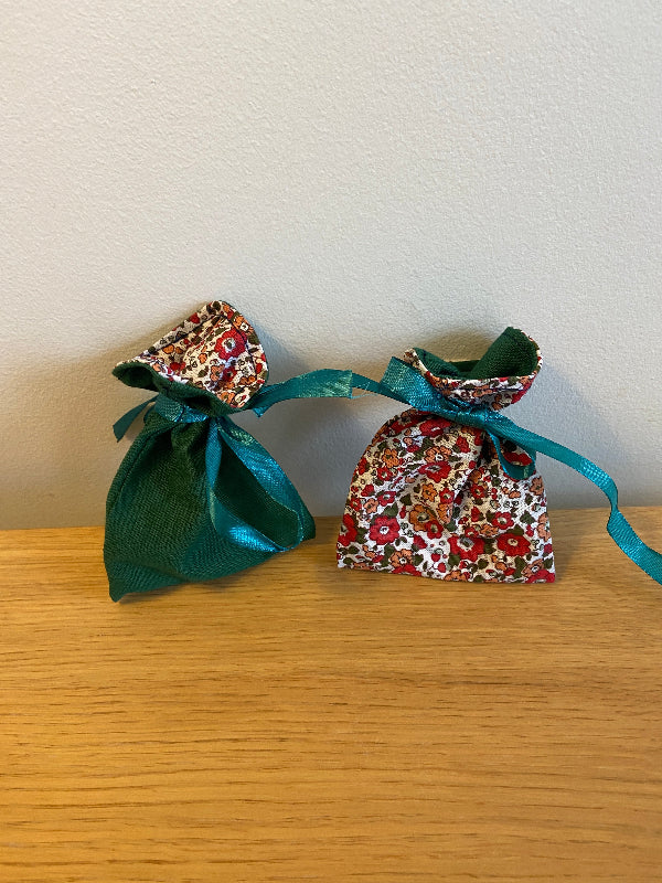 Petits pochons en tissu